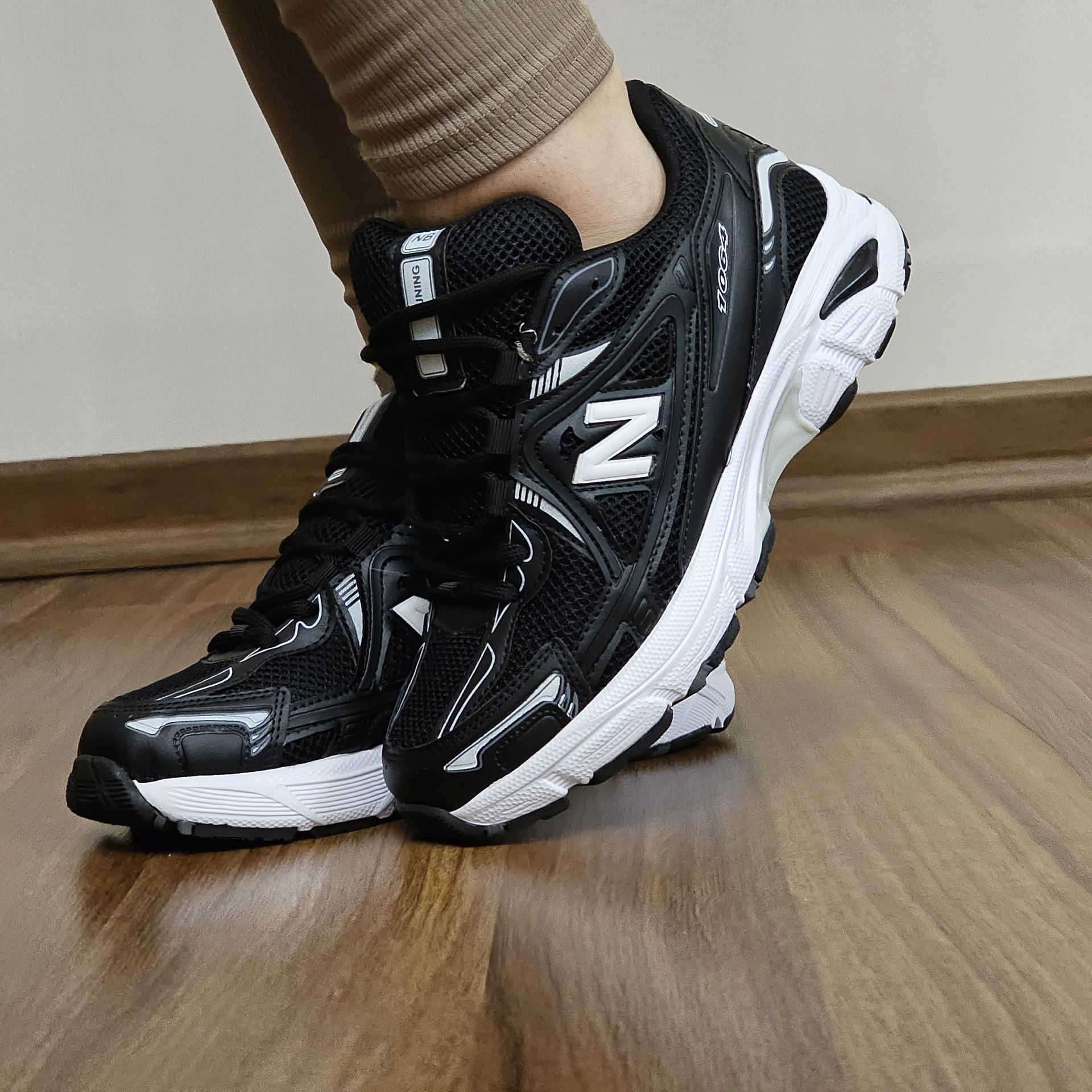 کفش اسپرت بندی نیوبالانس New Balance 1064،کد تارز -تولید تبریز